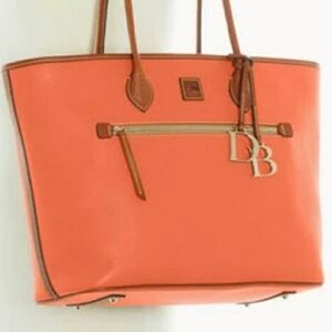 Dooney &Bourke  Large pebbled leather tote